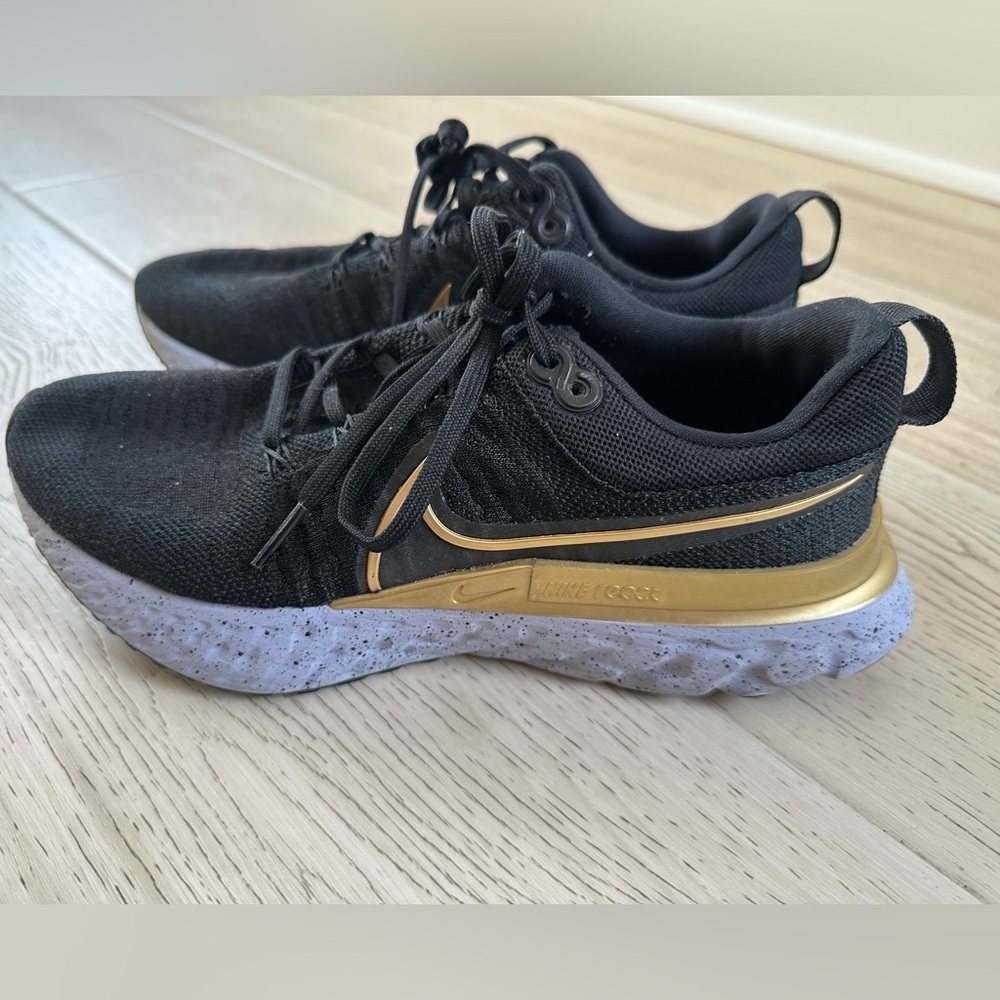 NIKE React INFINITY FLYKNIT WOMENS RUNNING SNEAKERS 
Size 8 - Picture 3 of 10